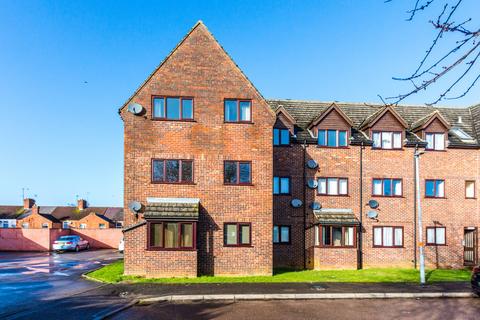 1 bedroom flat for sale, Oliver Close, Rushden NN10