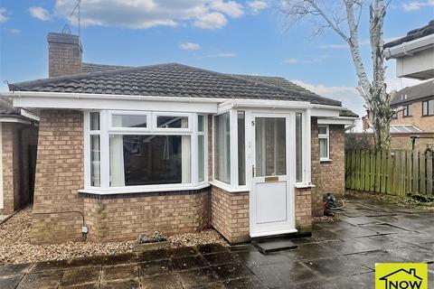 2 bedroom detached bungalow for sale, Honeysuckle Close, Balderton, Newark, Nottinghamshire.