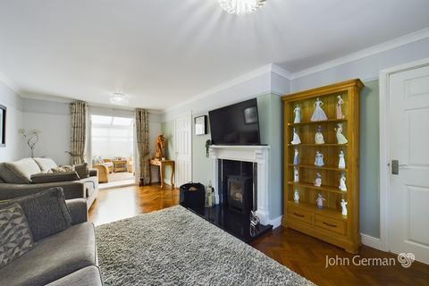 3 bedroom end of terrace house for sale, Hawthorn Crescent, Stapenhill