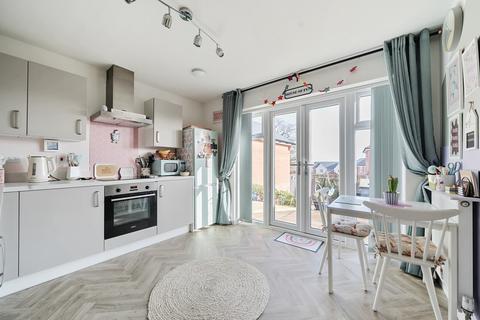 27 Farley Grove, Exeter, EX1 3YX