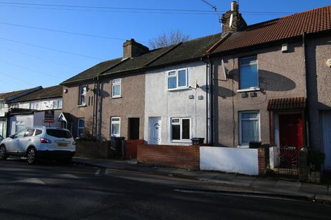 2 bedroom terraced house to rent, Martindale Road, Hounslow