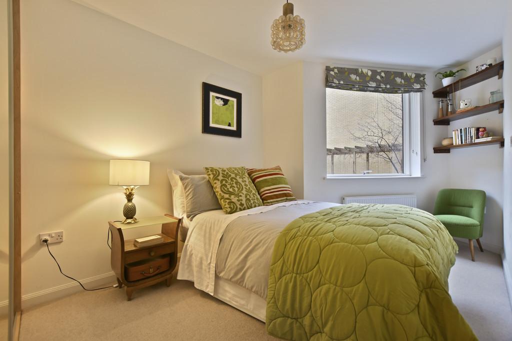 DNRACHELMACK - Flat 5, 7 Banister Road - Bedroom3