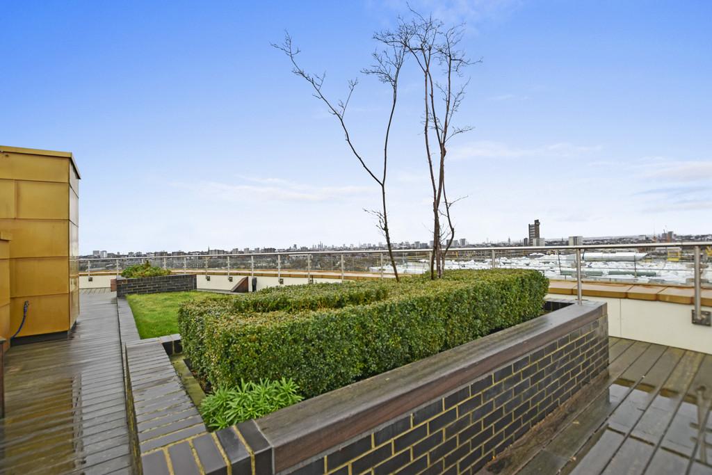 DNRACHELMACK - Flat 5, 7 Banister Road - Roof Terr