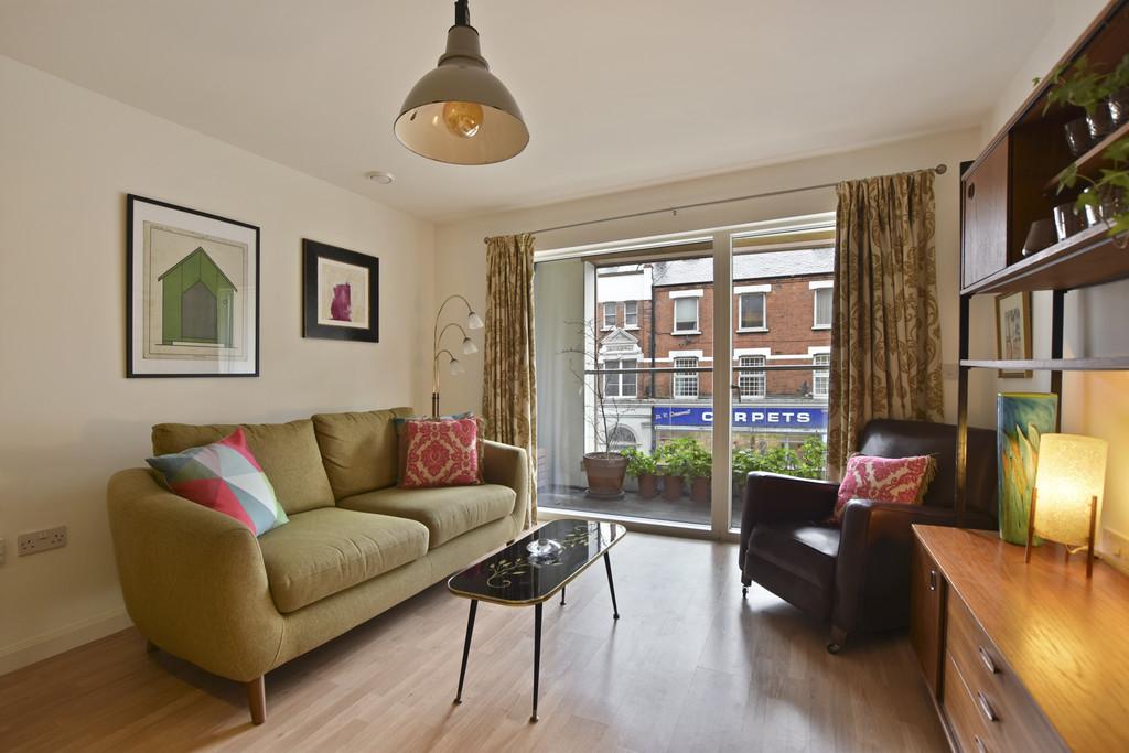 DNRACHELMACK - Flat 5, 7 Banister Road - Reception