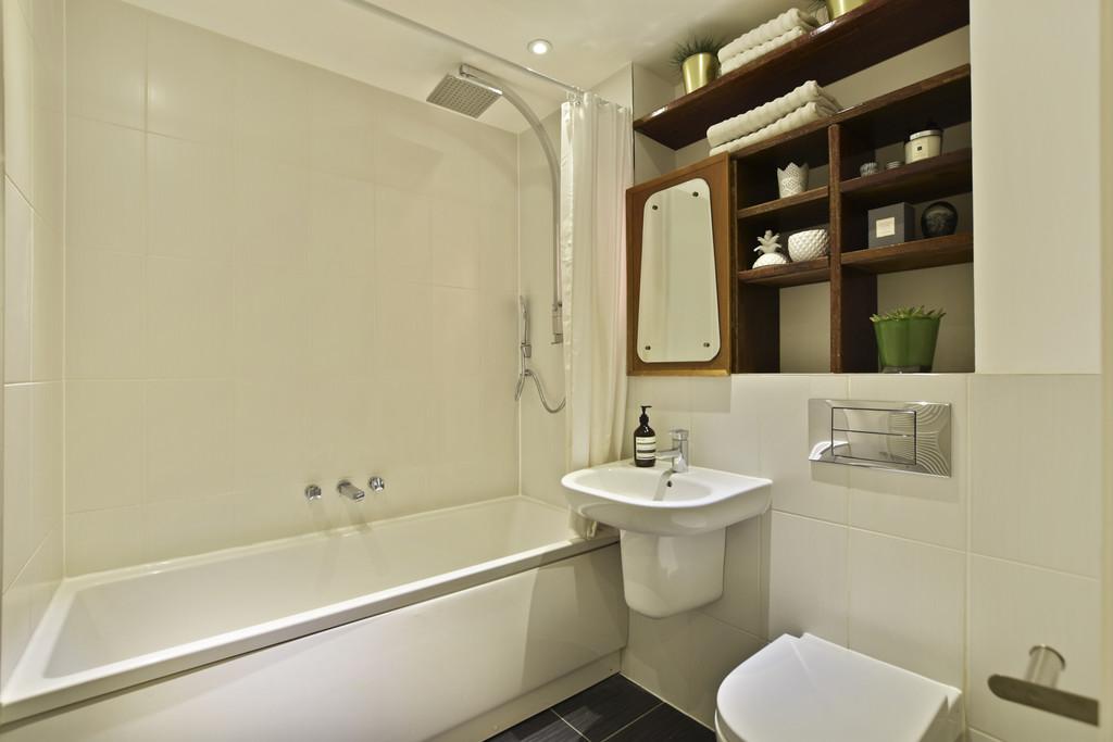 DNRACHELMACK - Flat 5, 7 Banister Road - Bathroom3