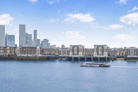 1 bedroom flat for sale, Trafalgar Court, Wapping E1W