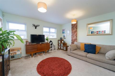 3 bedroom flat for sale, Blue Moon Way, Fallowfield