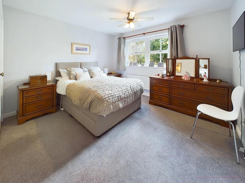 Mster Bedroom