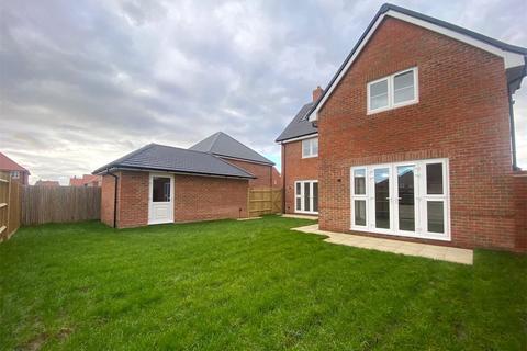 4 bedroom detached house for sale, Shopwyke Strait, Chichester, West Sussex, PO20