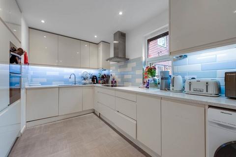 5 bedroom terraced house for sale, Abbeyfield Road, London