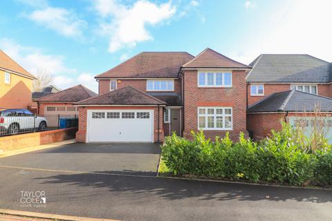 4 bedroom detached house for sale, Alstonefield Close, Amington