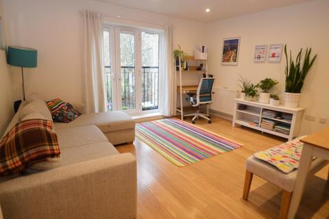 2 bedroom apartment for sale, Ravine Grove, London