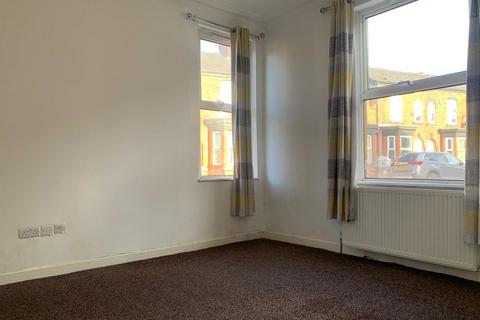 3 bedroom end of terrace house to rent, Oscar Street, Manchester