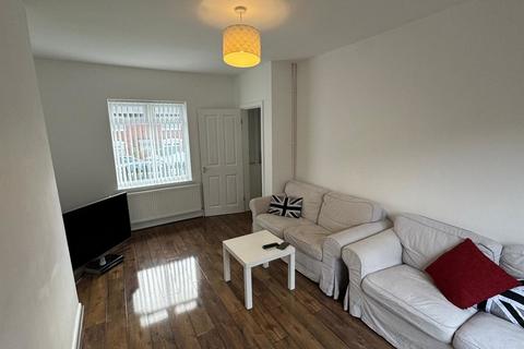 3 bedroom semi-detached house for sale, Kensington Avenue, Royton