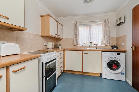 1 bedroom ground floor flat for sale, Broom Way, Camberley GU17