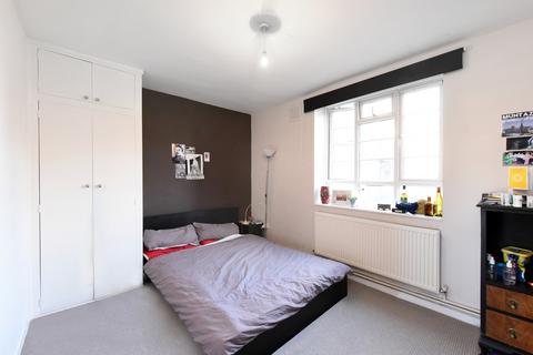 3 bedroom flat to rent, Harrowgate House, London E9