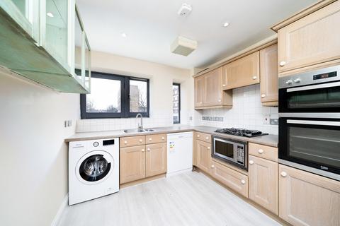 3 bedroom apartment to rent, Manor Gardens, London N7