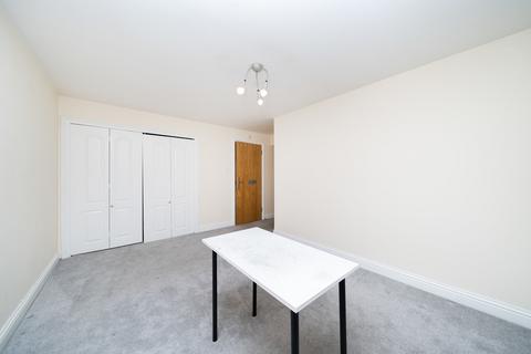 3 bedroom apartment to rent, Manor Gardens, London N7