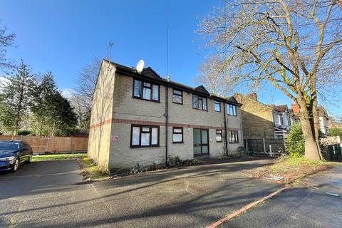 1 bedroom ground floor flat for sale, Junction Road, Romford