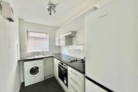 1 bedroom ground floor flat for sale, Junction Road, Romford