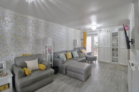 19 Old Orchard, Harlow, CM18 6YG