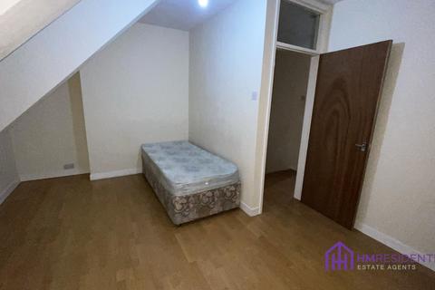 2 bedroom maisonette to rent, Gateshead High Street, Gateshead NE8