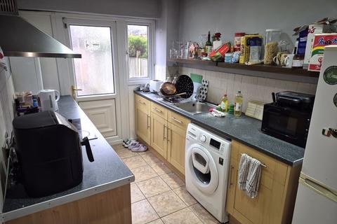 56 Stanmore Grove, Leeds, LS4 2RJ