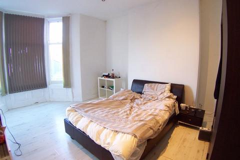 1 bedroom apartment to rent, 8 Holly Bank, Leeds