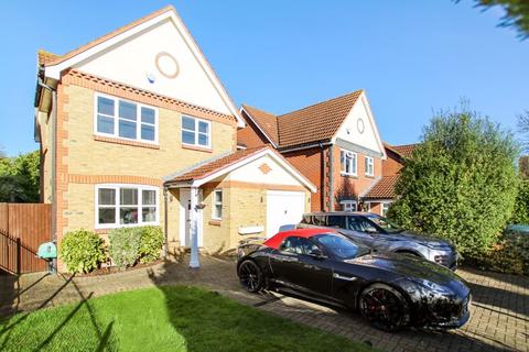 4 bedroom detached house for sale, Hunters Close, Bexley