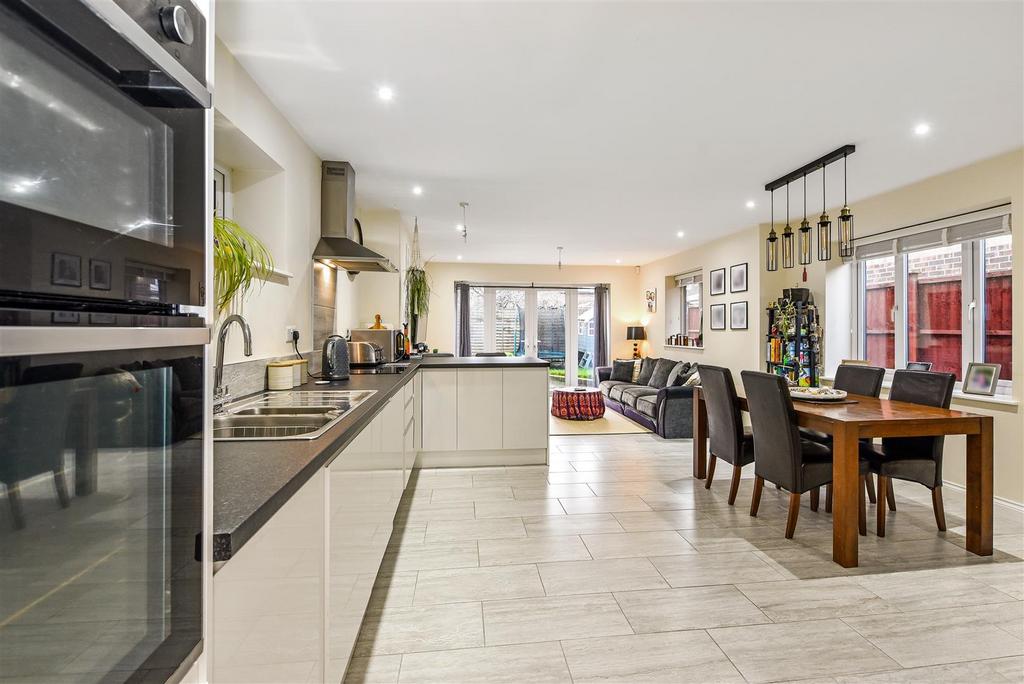 Kitchen / Diner