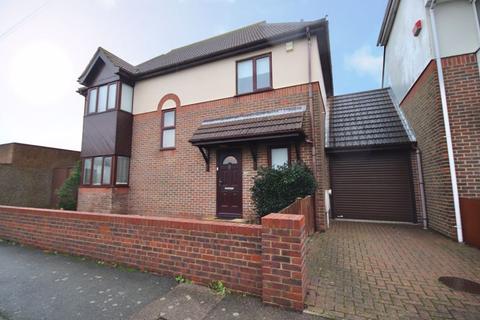 3 bedroom detached house for sale, Deal