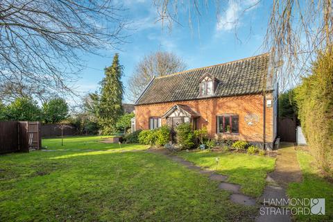 3 bedroom detached house for sale, Muriel Kenny Court, Hethersett