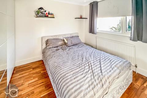 2 Lavender Close, Tiptree, Colchester, CO5 0BG