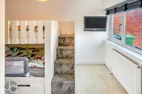 2 Lavender Close, Tiptree, Colchester, CO5 0BG
