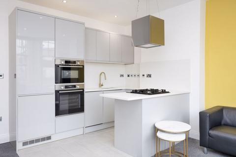 2 bedroom flat to rent, Askew Mansions, Askew Road W12