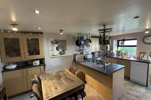 undefined, Caernarfon Road, Y Felinheli, Gwynedd, LL56
