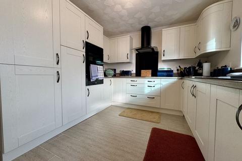 3 bedroom detached house for sale, Penrodyn, Valley