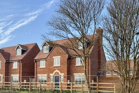 5 bedroom detached house for sale, Castle Gardens, East Hanney