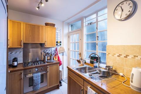 3 bedroom apartment to rent, Cholmeley Park, Highgate Village, N6