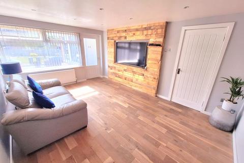 17 Firsholm Close, Sutton Coldfield, B73 5HT