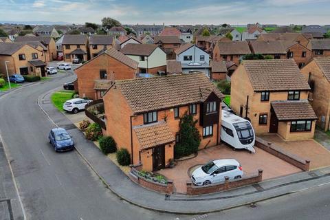 4 bedroom detached house for sale, 18 Ogmore Drive, Porthcawl, Bridgend, CF36 3HR