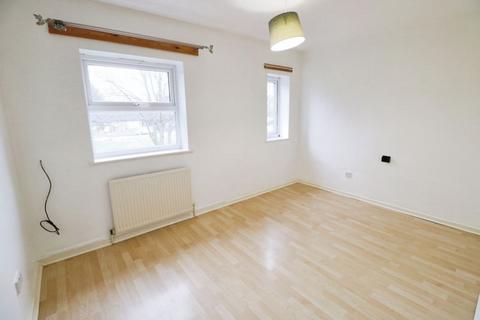 2 bedroom terraced house to rent, Hampstead Court, Beverley Road