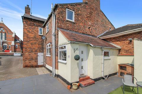 2 bedroom end of terrace house for sale, Crewe Road, Sandbach CW11