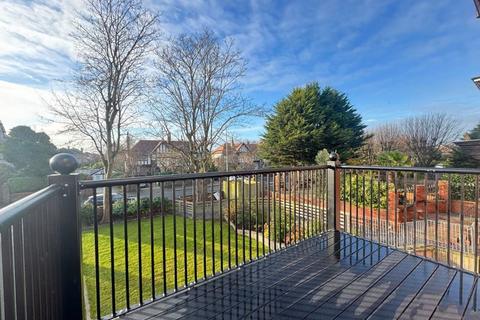 3 bedroom apartment to rent, Penthouse Apartment, Grosvenor Road, Birkdale, Merseyside, PR8