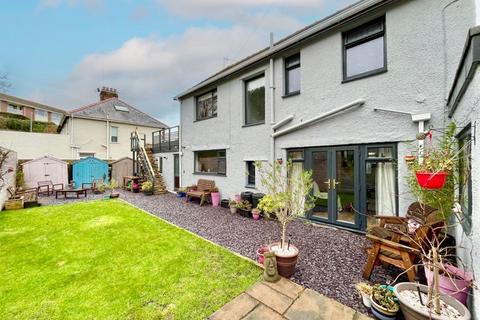 4 bedroom detached house for sale, Llanrwst Road, Glan Conwy