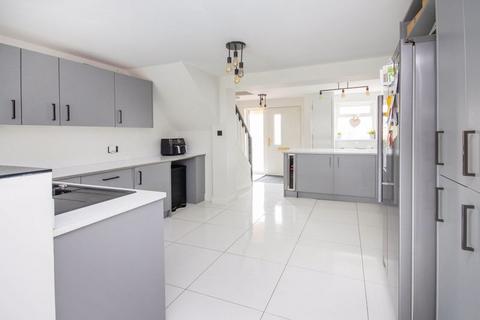 3 bedroom end of terrace house for sale, Hounsdown