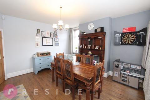 4 bedroom semi-detached house for sale, Edenfield Road, Rochdale OL11