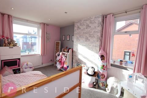 4 bedroom semi-detached house for sale, Edenfield Road, Rochdale OL11