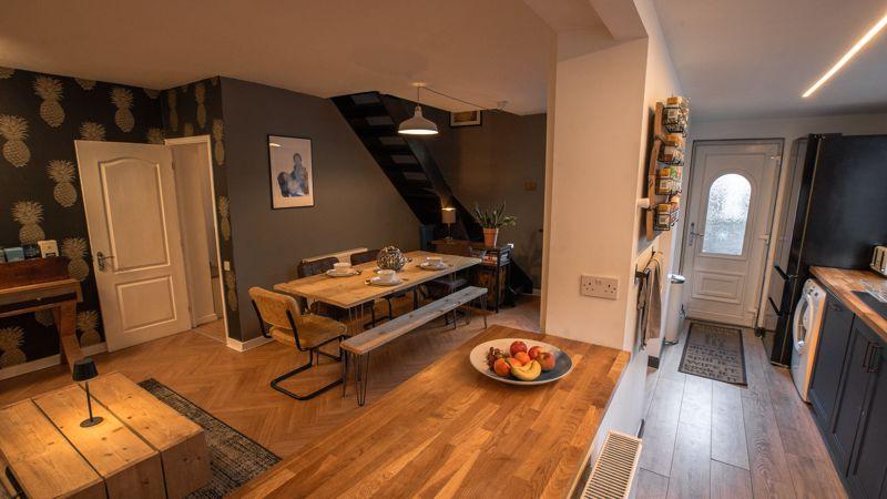 Dining Room /...