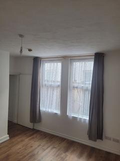 1 bedroom apartment to rent, 13 Conduit Road, Bedford